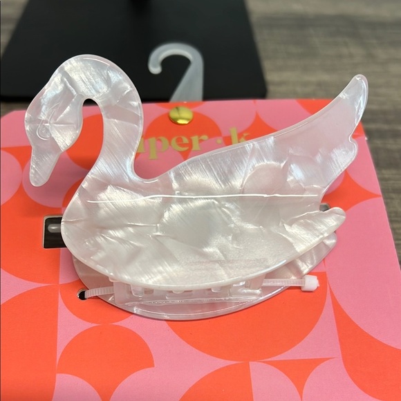 Piper K White Swan 🦢 Hair Clip - Picture 3 of 3